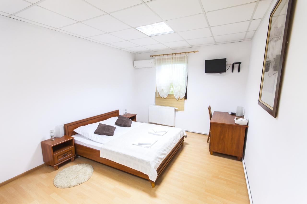 Motel Te Klimaty Czeladz Exterior photo